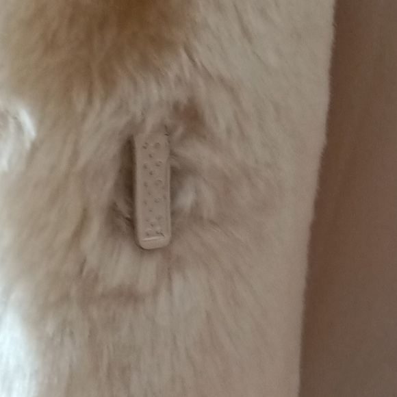 Vintage Faux Fur mid length ivory color coat - Picture 7 of 10